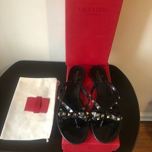 Valentino rockstuds flipflop sandals